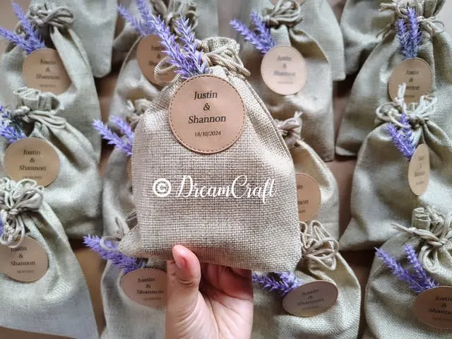 Return gifts & thank-you cards